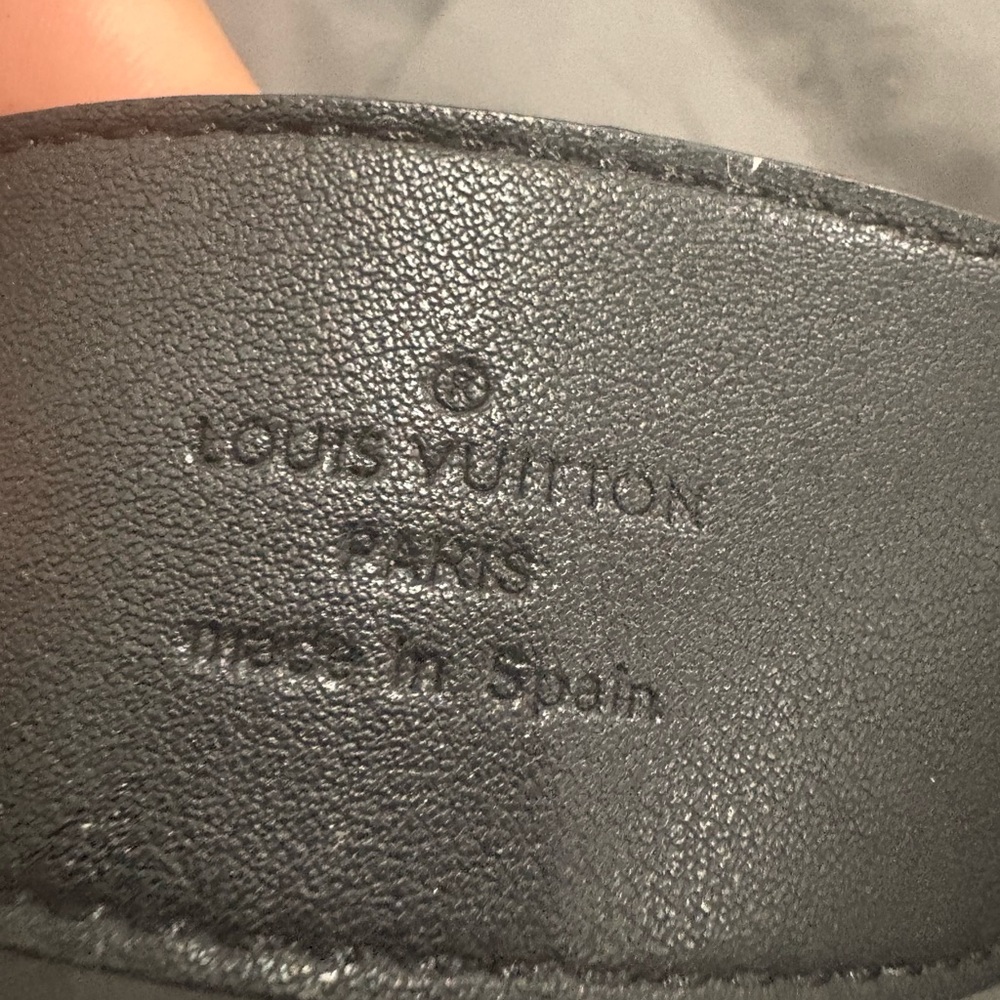 Louis Vuitton Black Leather Belt - Picture 2 of 2